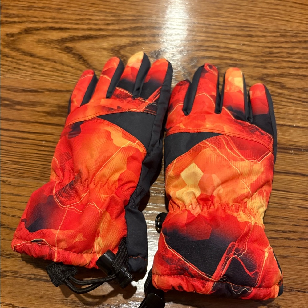 Mountain Hardwear Kids Red and Black Mittens